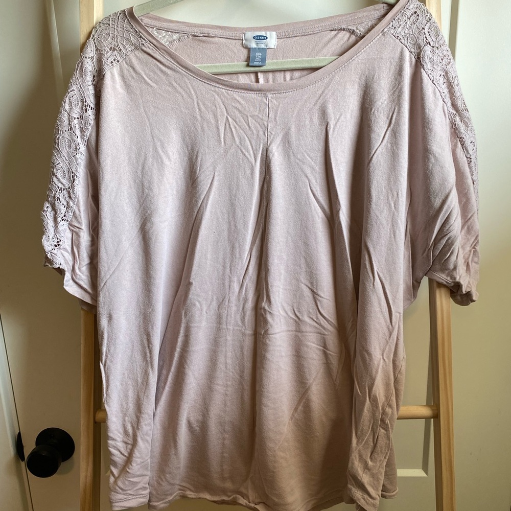 Lace detail tee